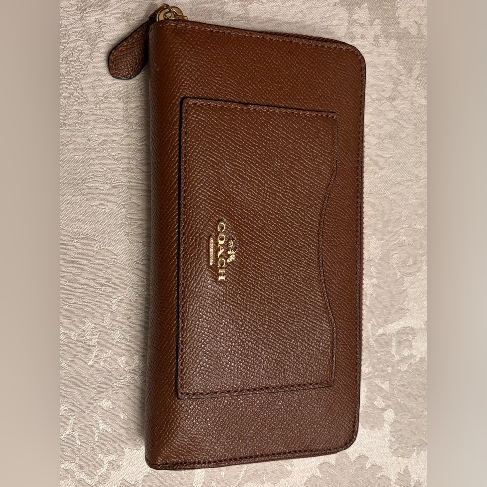 Coach Brown Leather Ziparound Wallet & Card Holder with Gold Logo